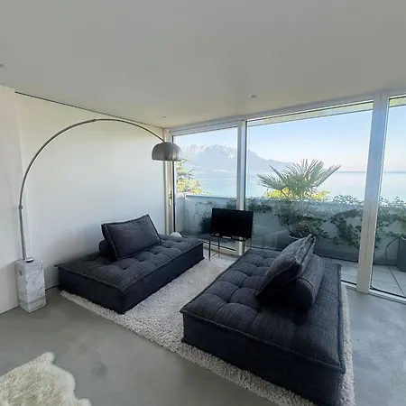 Evasion Lakefront In *